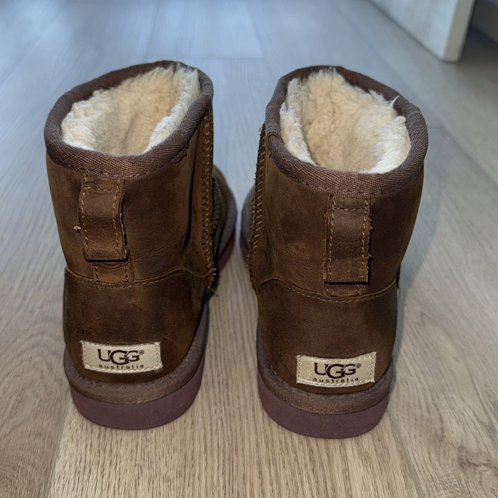 UGG Classic Mini - Picture 6 of 10